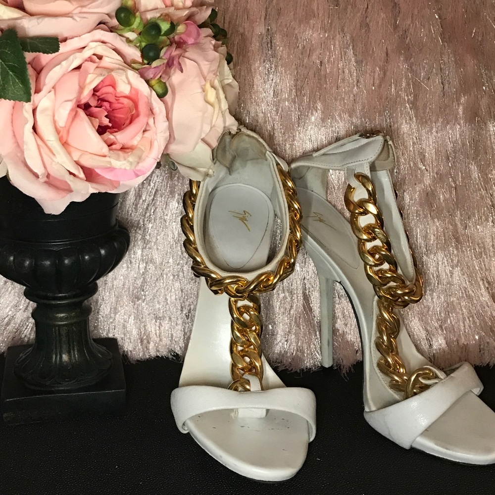 Giuseppe Zanotti link chain heels